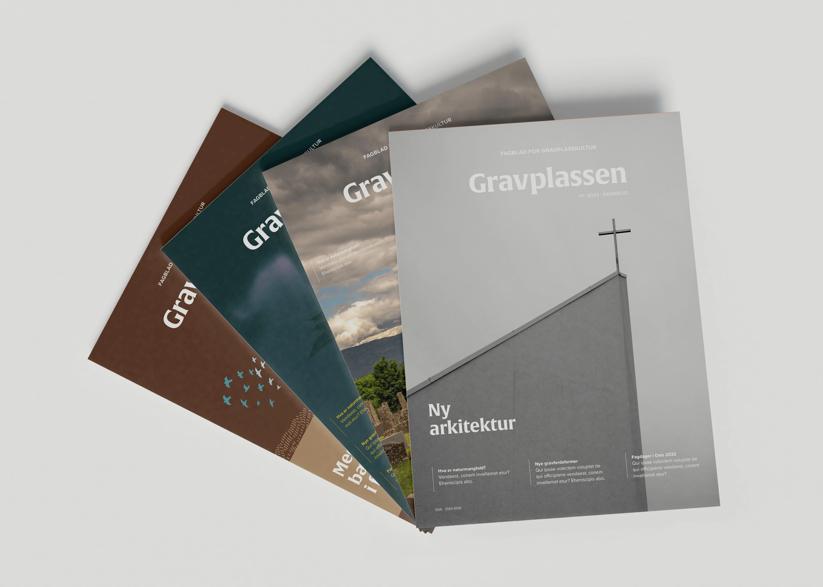 Eksempler på tre forsider av Gravplassen. På den fremste er hovedoverskriften "Ny arkitektur".